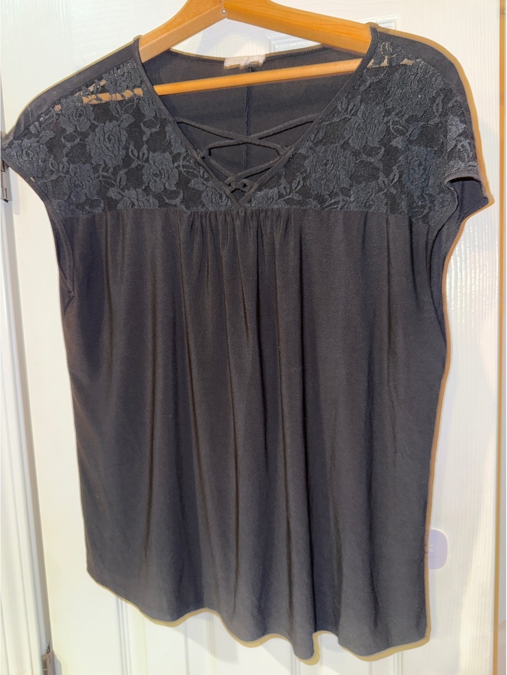 Ava James Women's Black Lace Accent V-Neck Top XL